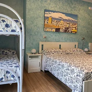 https://bb-catania-centro-charme-more.taorminaitalyhotels.com